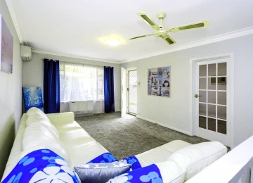 Lounge Picture 5