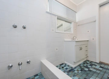 Bath Room P-2